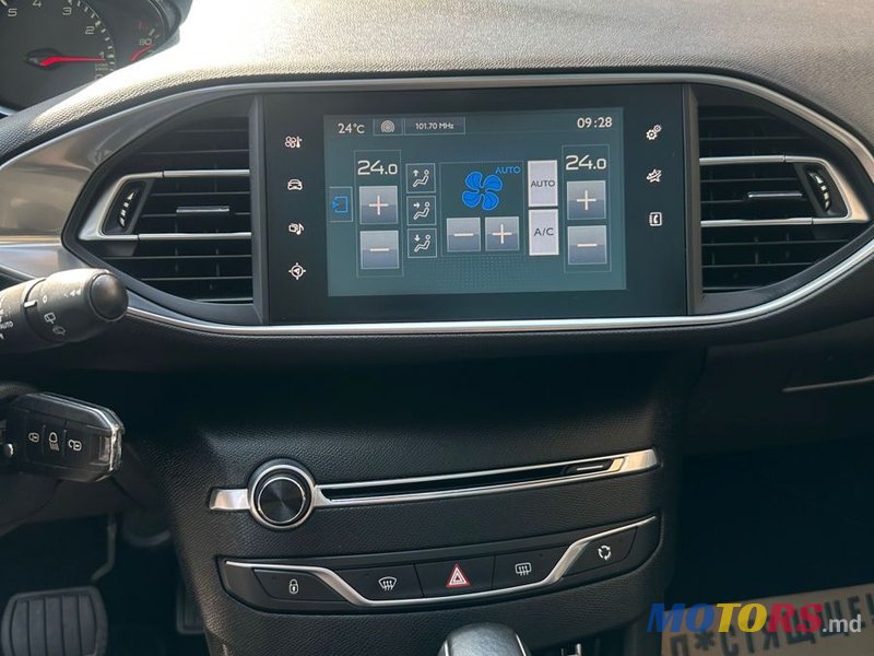 2017' Peugeot 308 photo #6