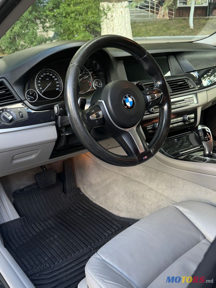 2012' BMW 5 Series photo #3