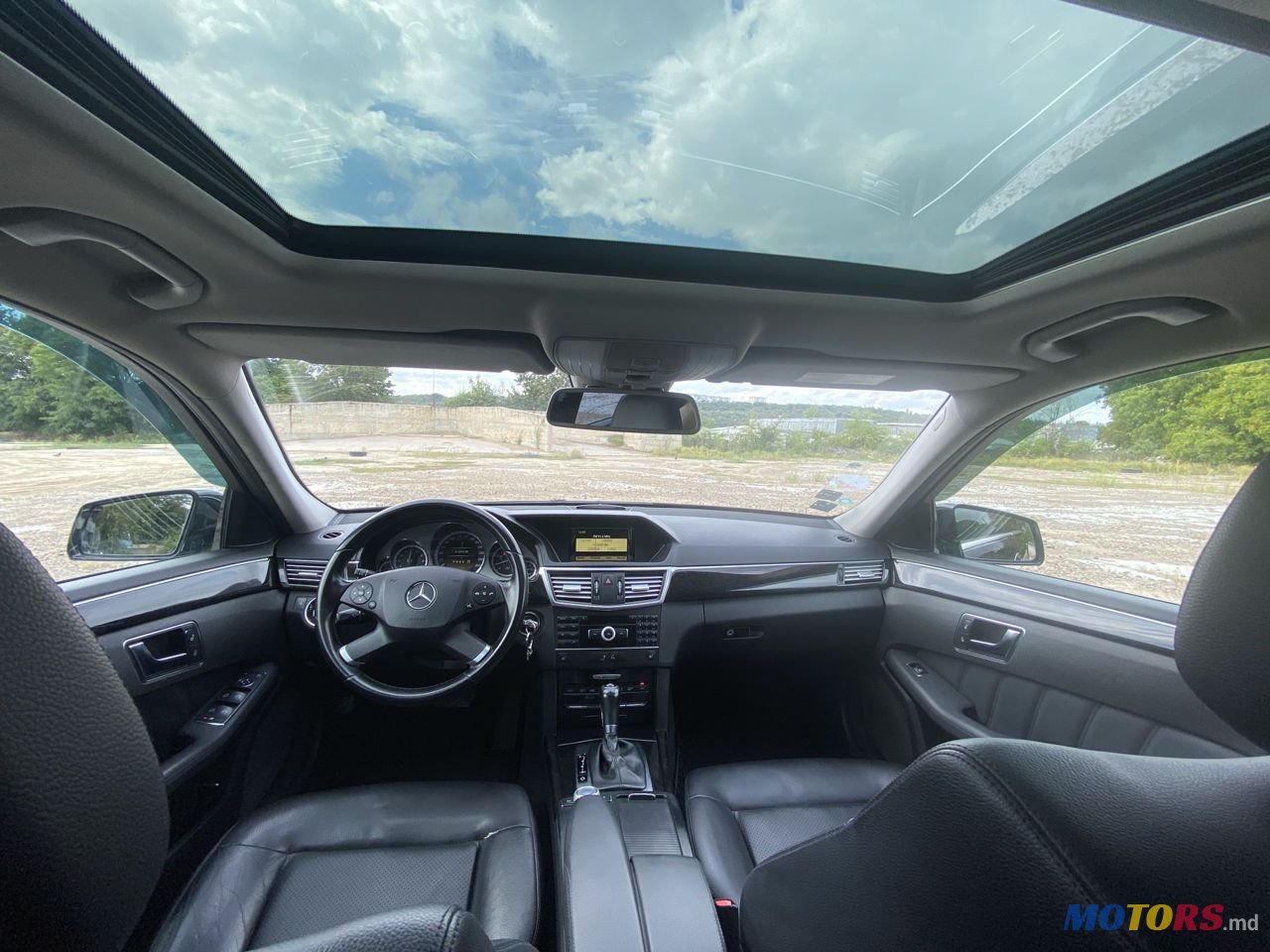 2011' Mercedes-Benz E Класс photo #1