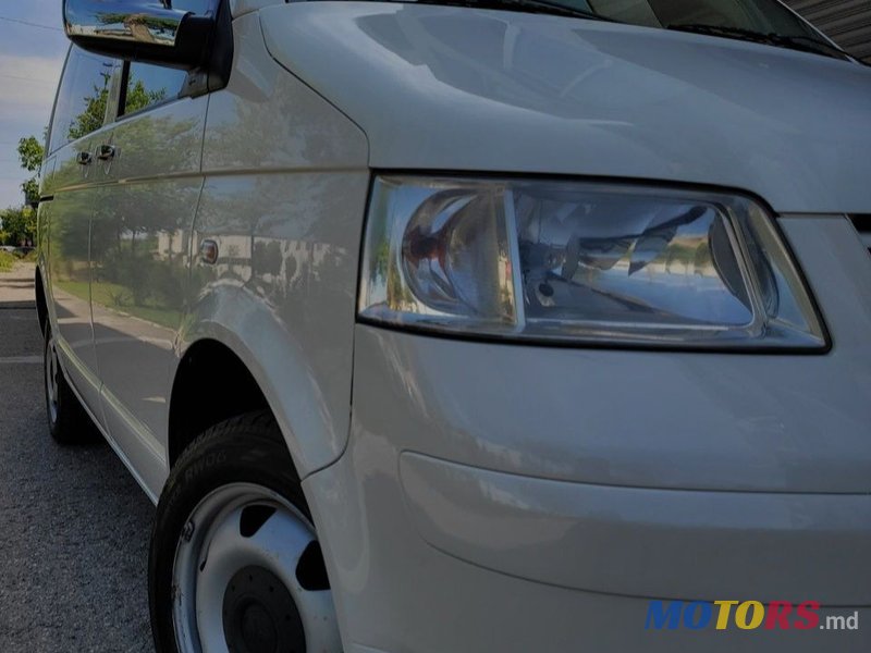 2010' Volkswagen Transporter photo #5