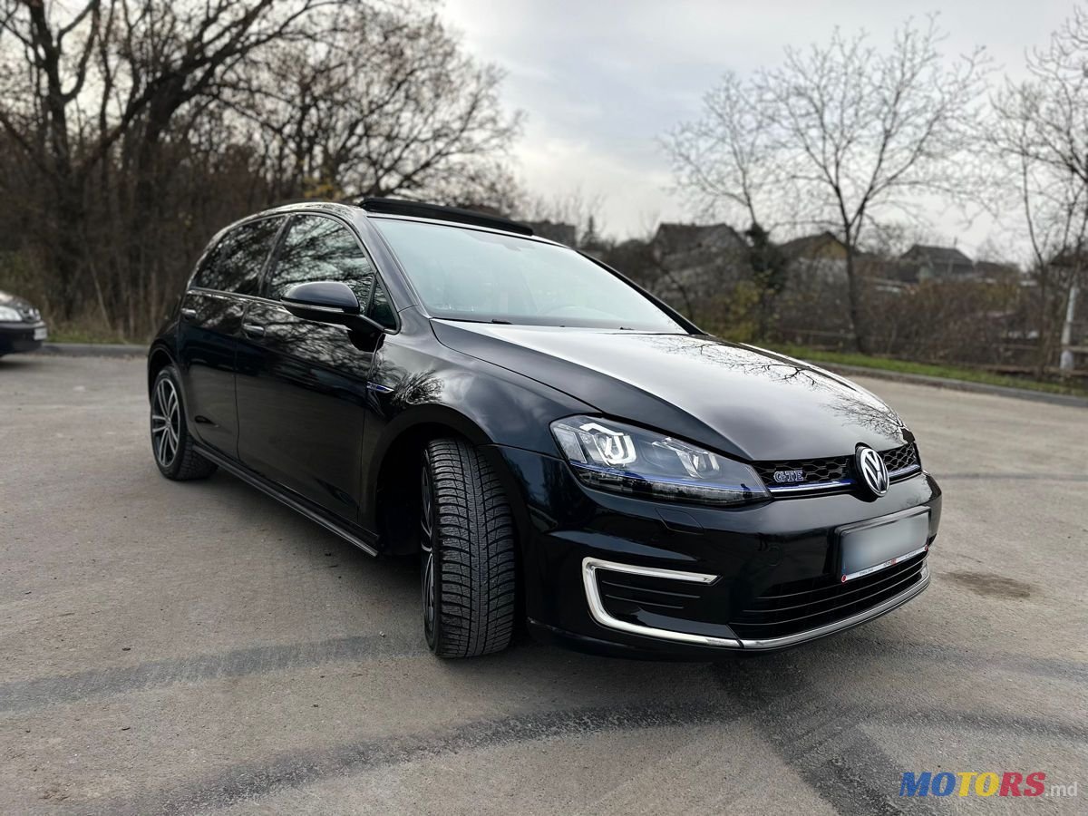 2016' Volkswagen Golf photo #3