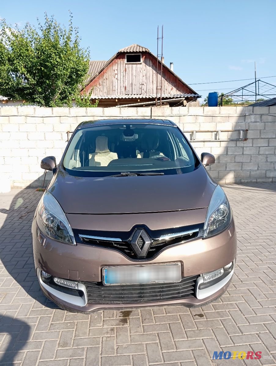 2012' Renault Grand Scenic photo #5