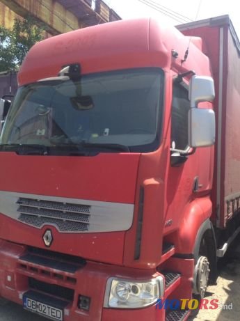 2011' Renault photo #1