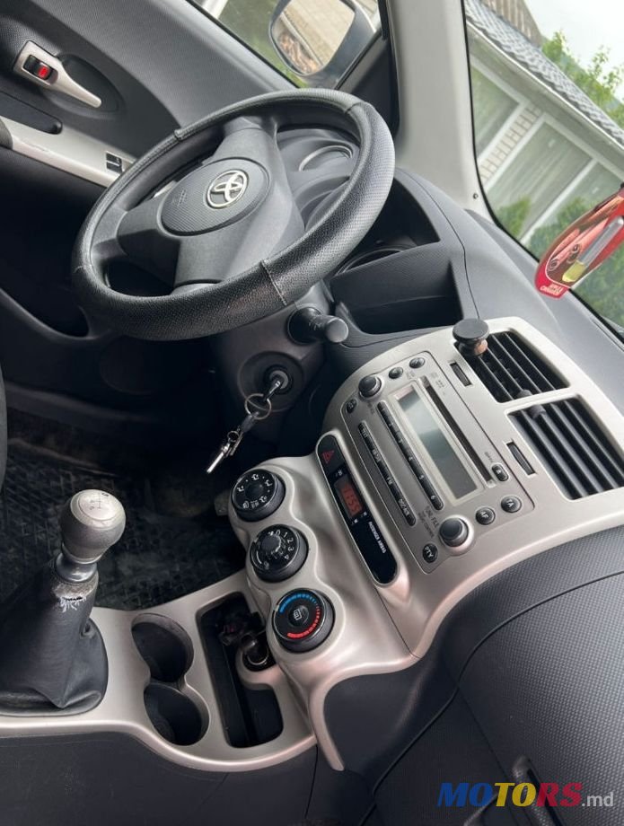 2009' Toyota Urban Cruiser photo #4