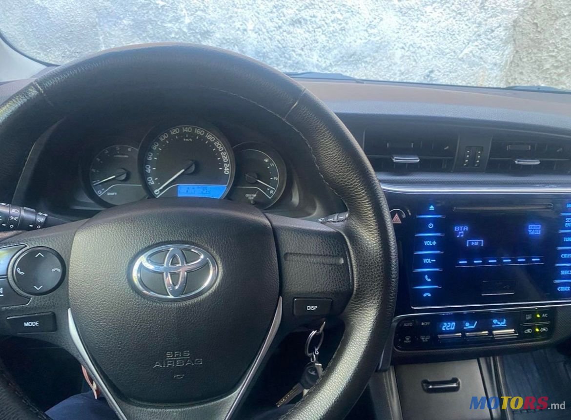 2016' Toyota Auris photo #4