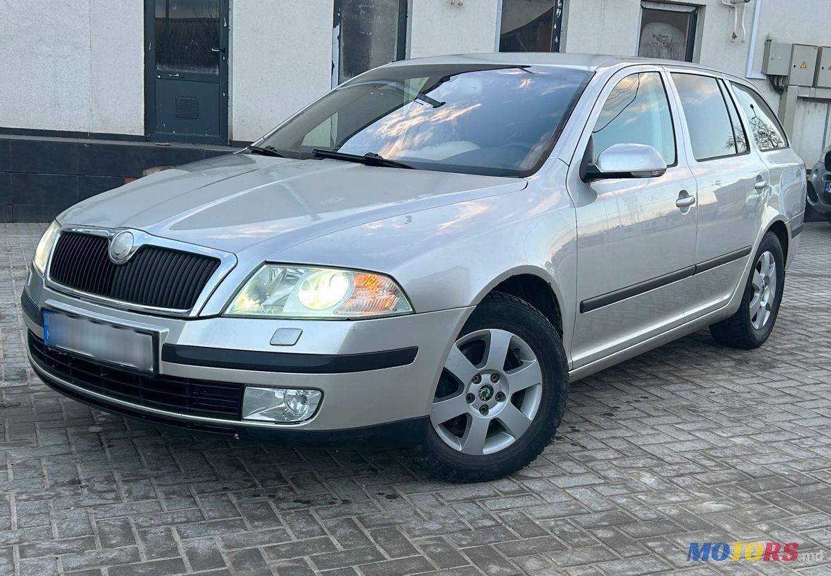 2005' Skoda Octavia photo #2