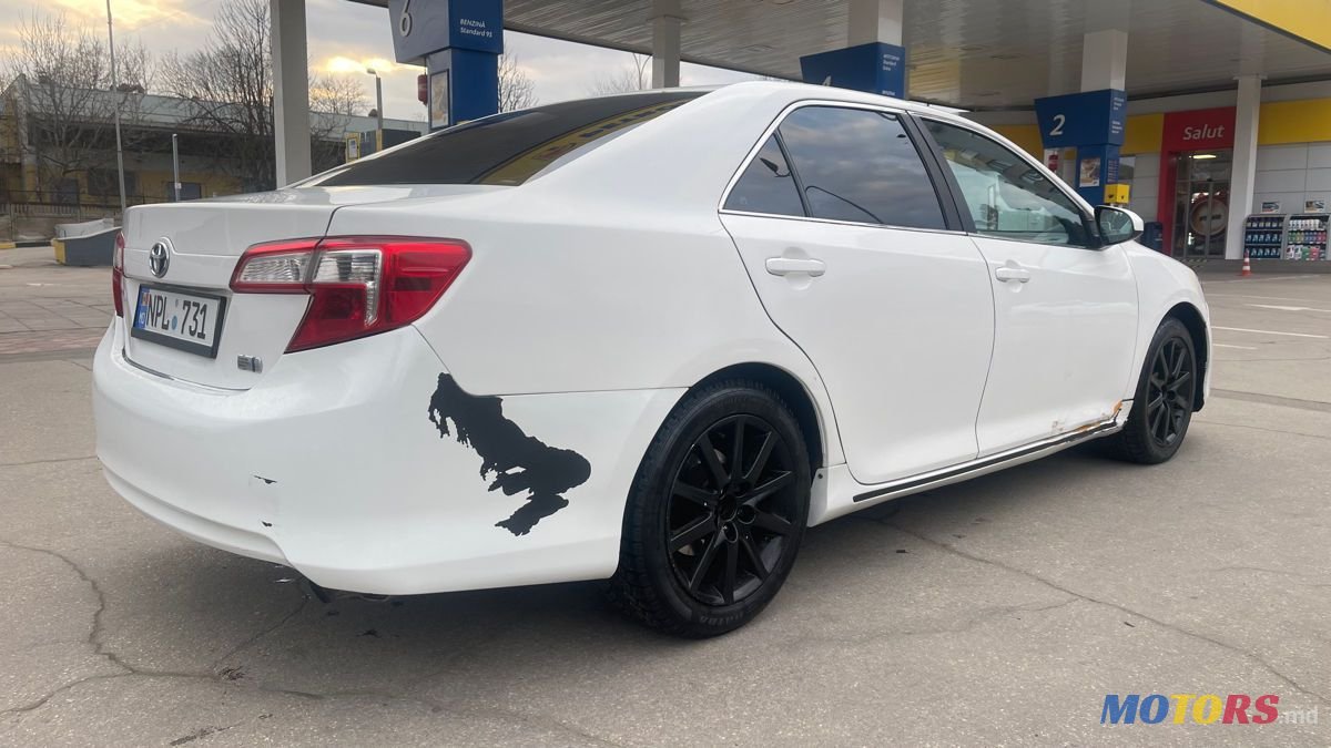 2013' Toyota Camry photo #4