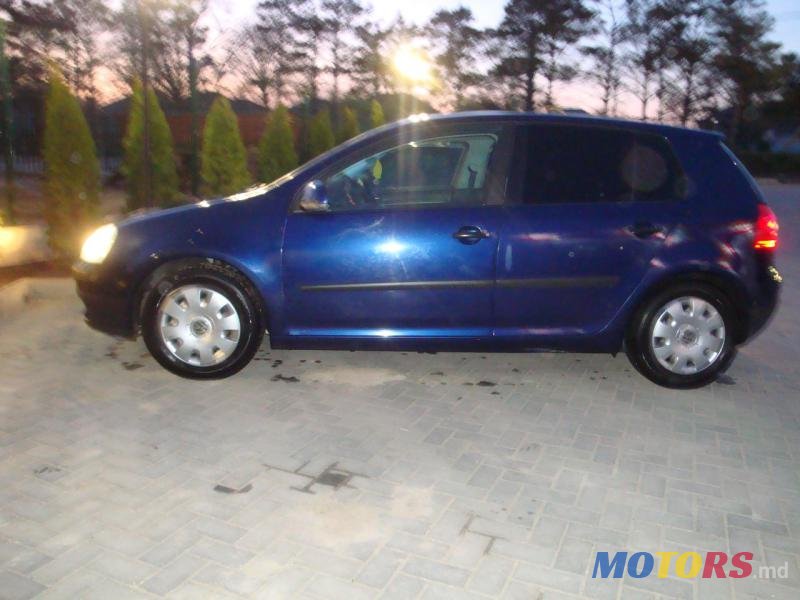 2005' Volkswagen Golf photo #1
