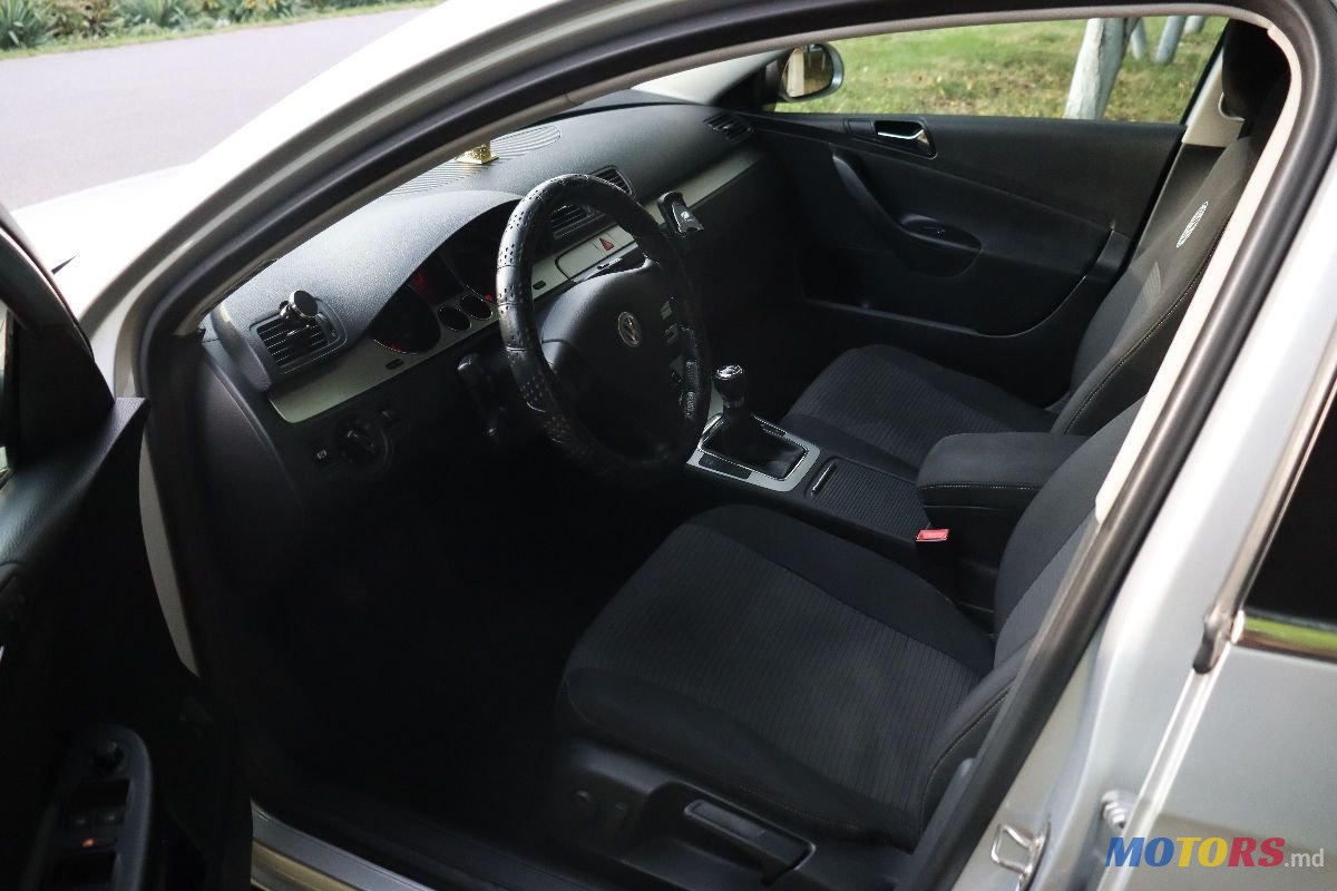 2007' Volkswagen Passat photo #5