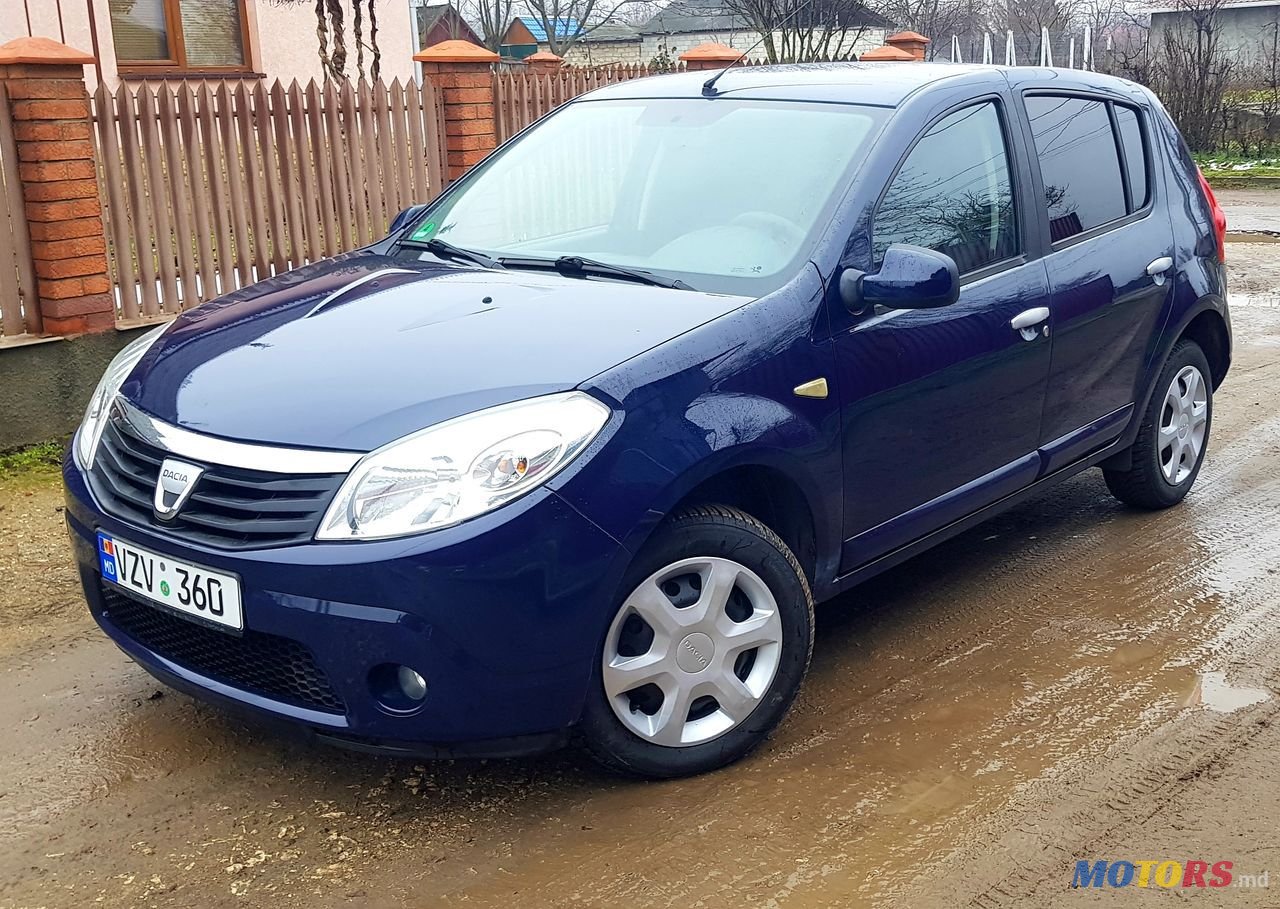 2012' Dacia Sandero photo #1