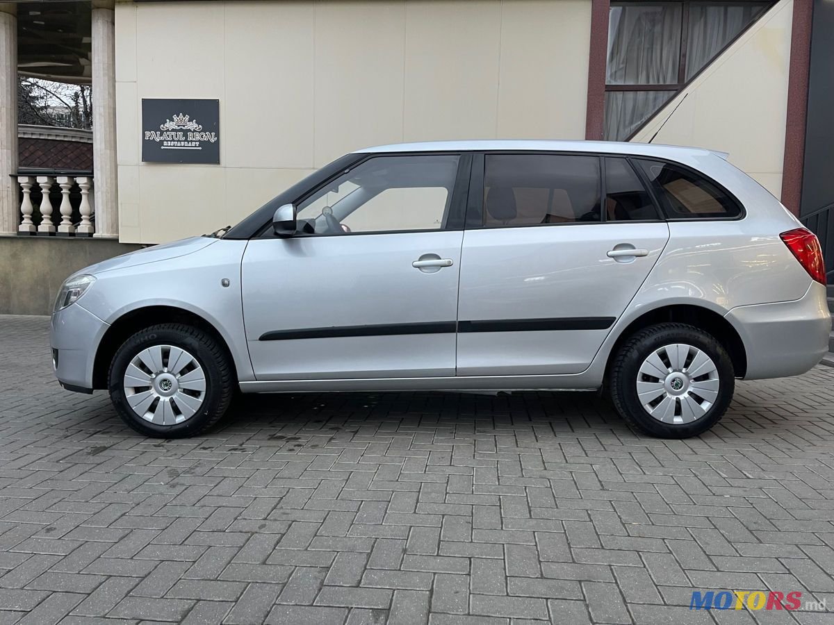 2008' Skoda Fabia photo #4