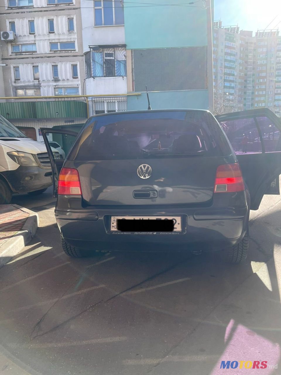 2001' Volkswagen Golf photo #2