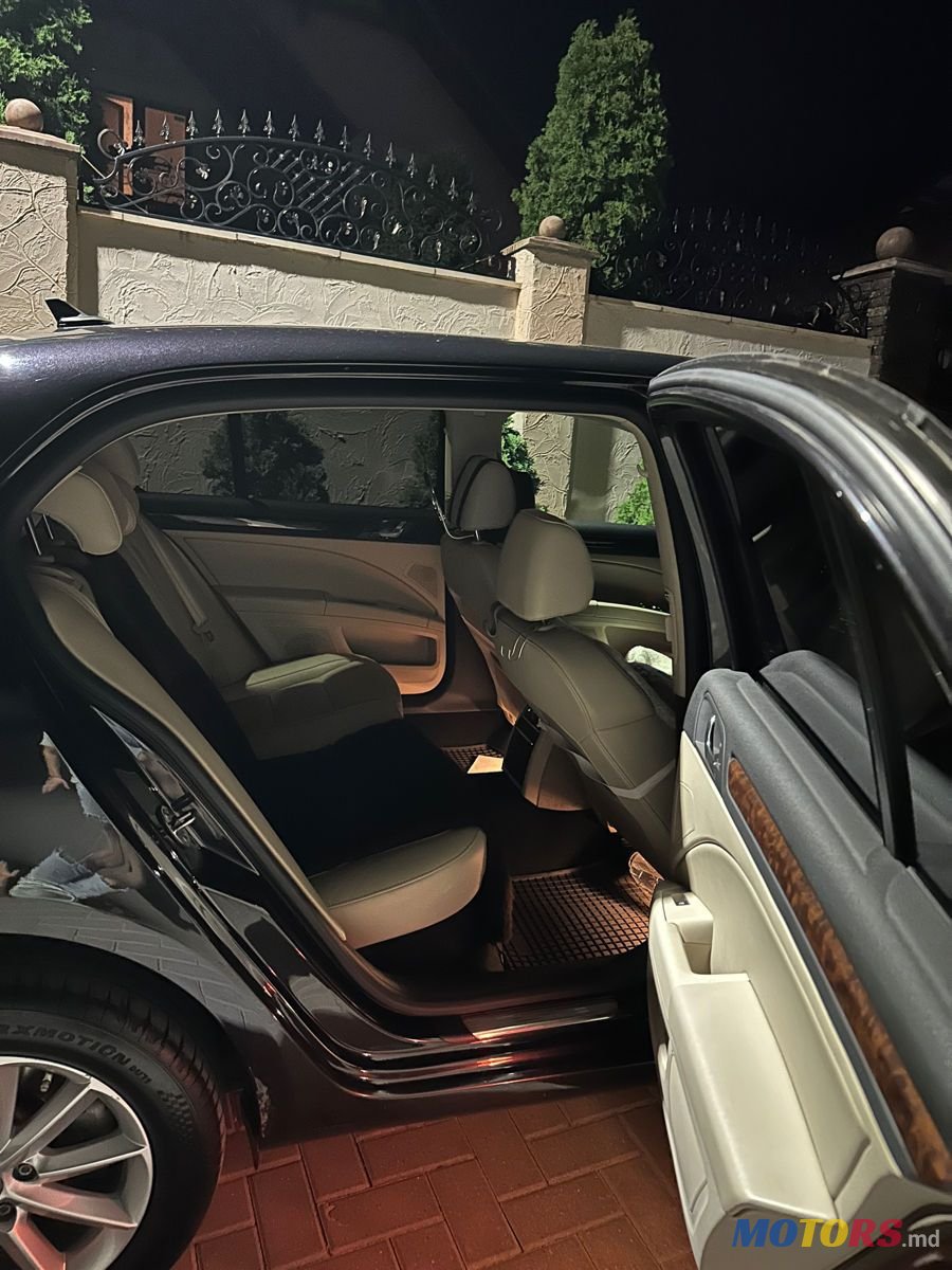 2014' Skoda Superb photo #5