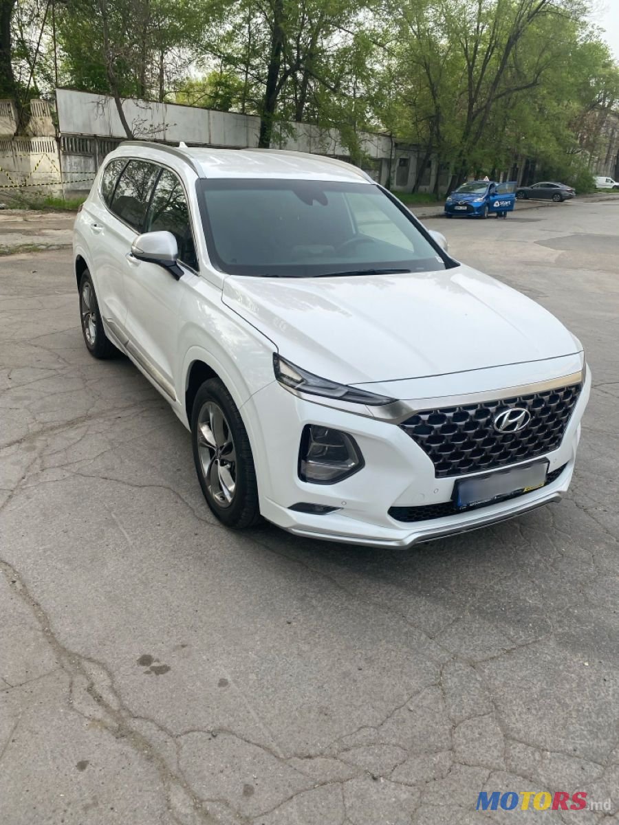 2018' Hyundai Santa Fe photo #3