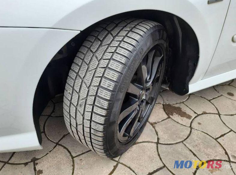 2012' Renault Laguna photo #1