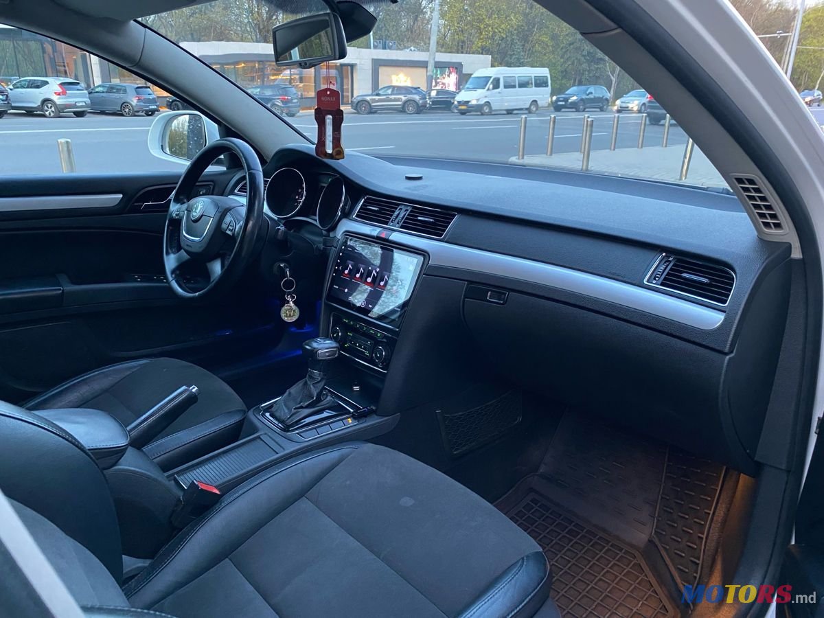 2009' Skoda Superb photo #6