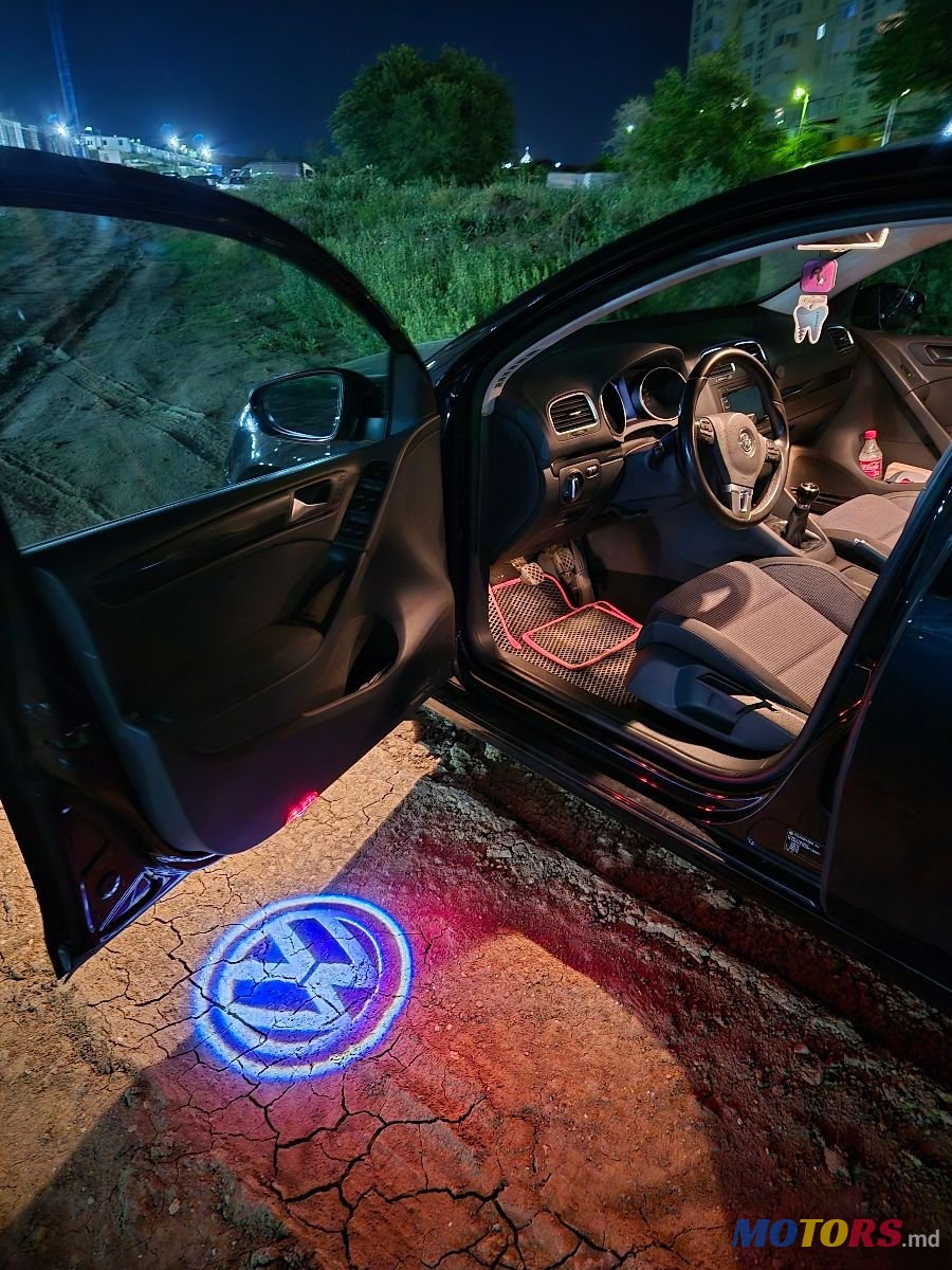 2011' Volkswagen Golf photo #4