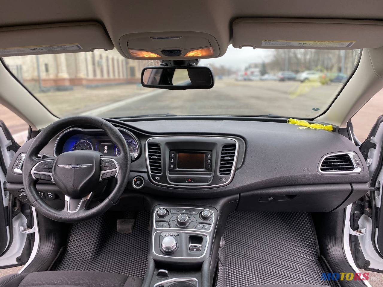 2015' Chrysler 200 photo #7