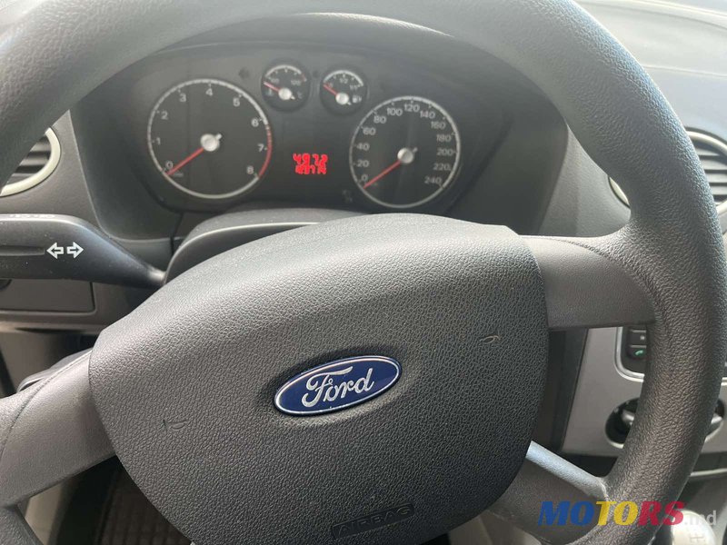 2010' Ford Focus photo #2