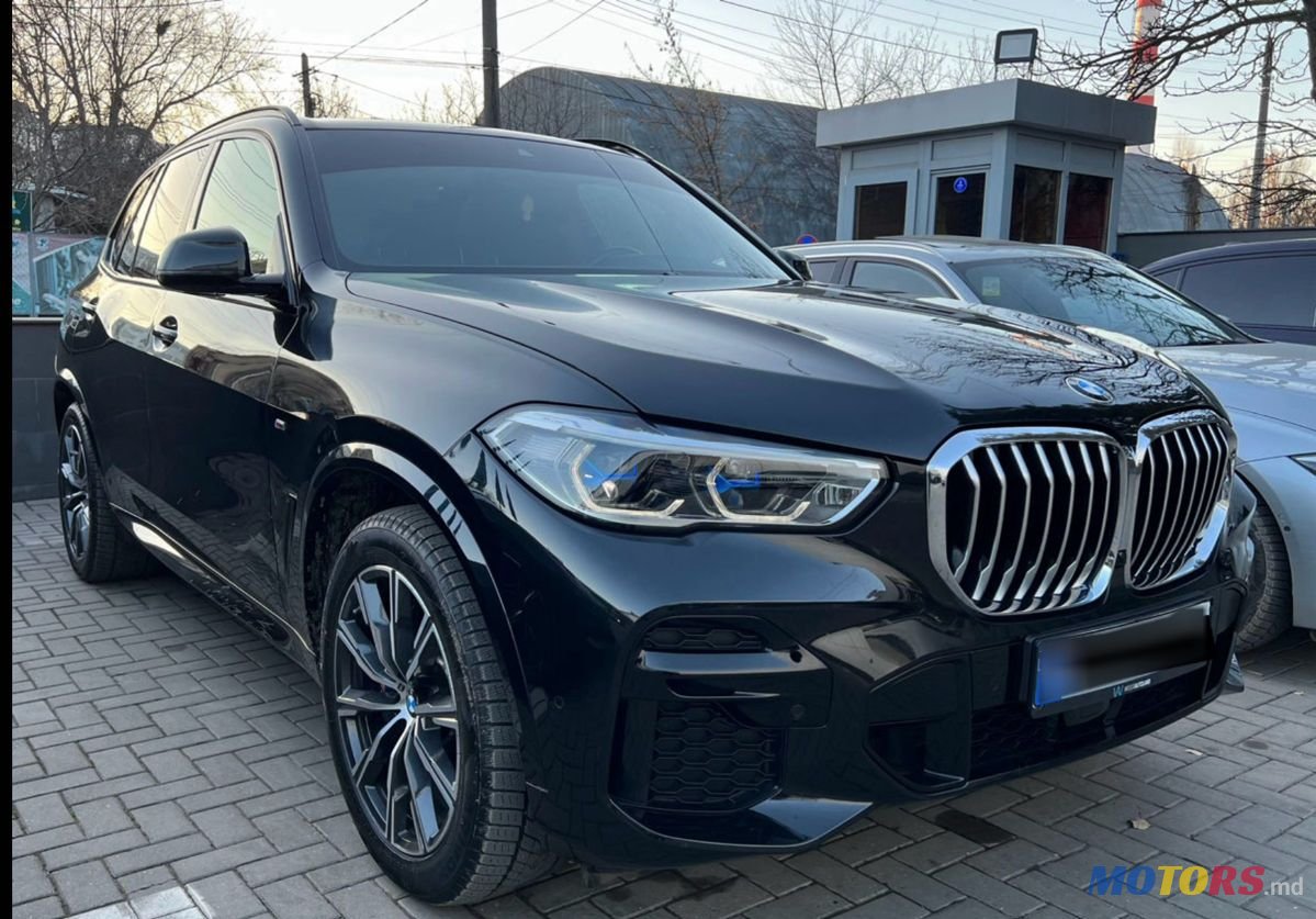 2022' BMW X5 photo #2