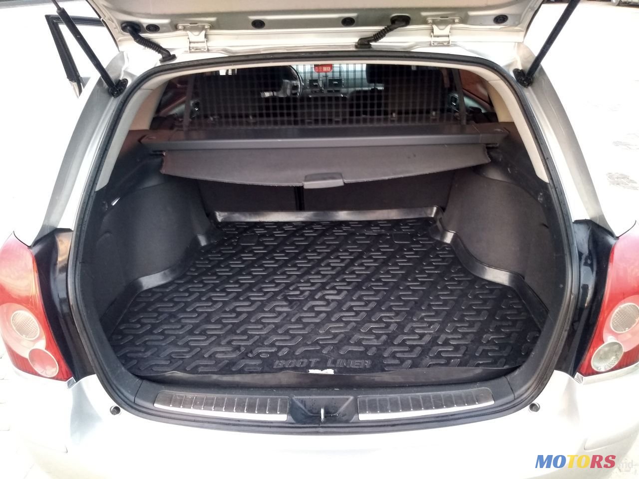 2007' Toyota Avensis photo #6