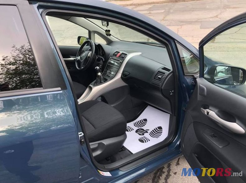 2009' Toyota Auris photo #3