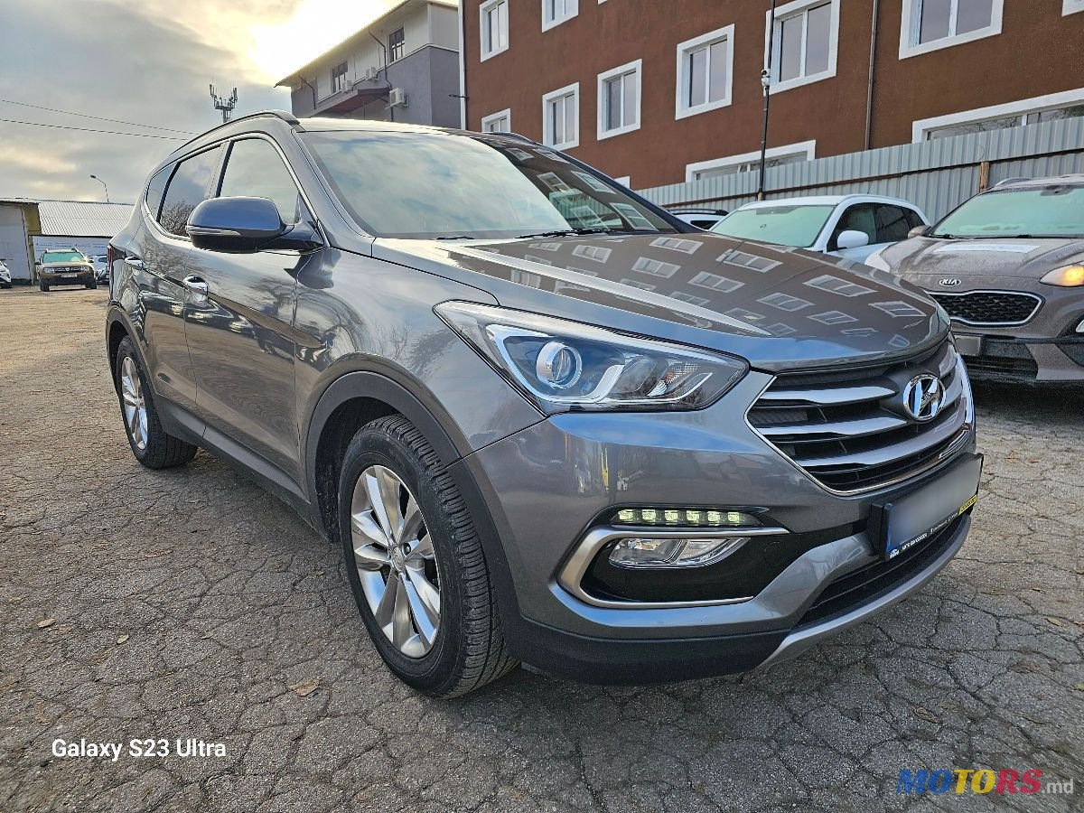 2016' Hyundai Santa Fe photo #2