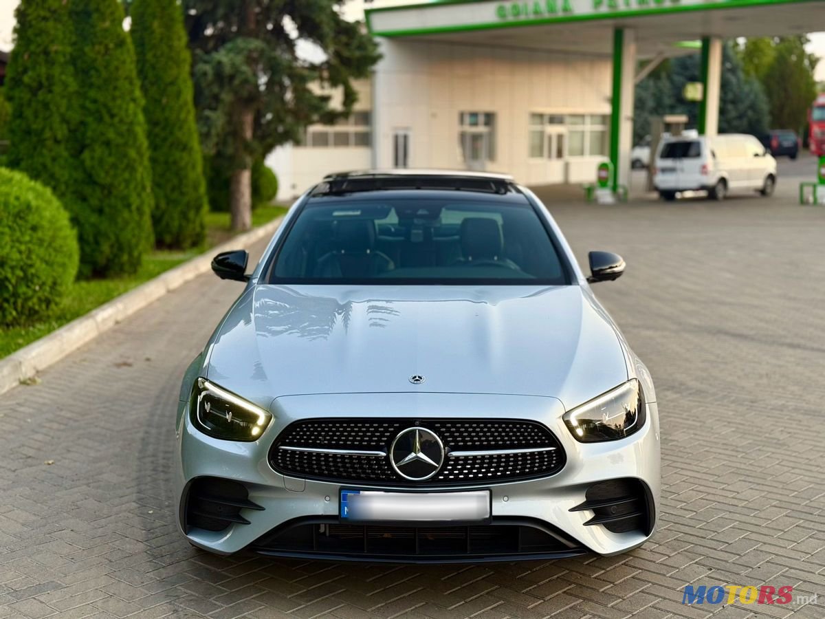 2022' Mercedes-Benz E-Class photo #2