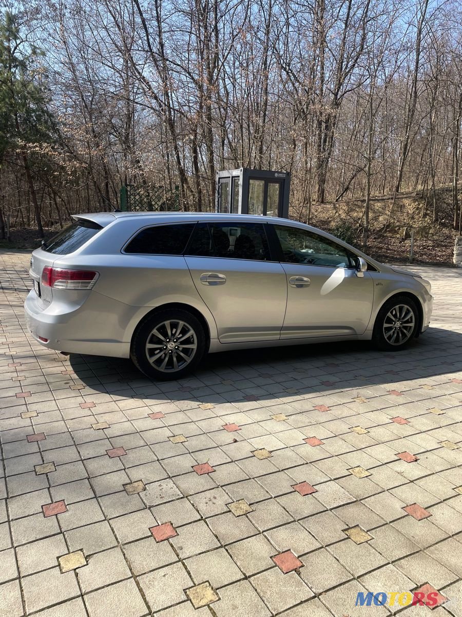 2010' Toyota Avensis photo #4