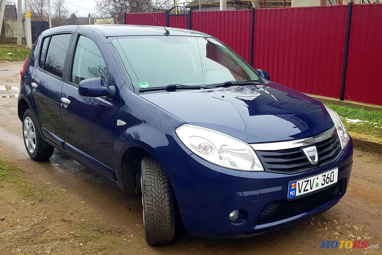 2012' Dacia Sandero photo #4
