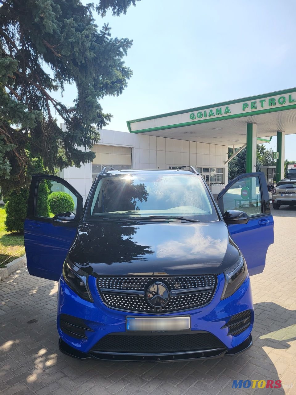 2017' Mercedes-Benz V-Class photo #1