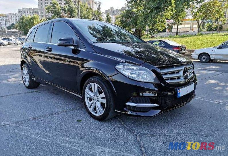 2014' Mercedes-Benz B photo #1