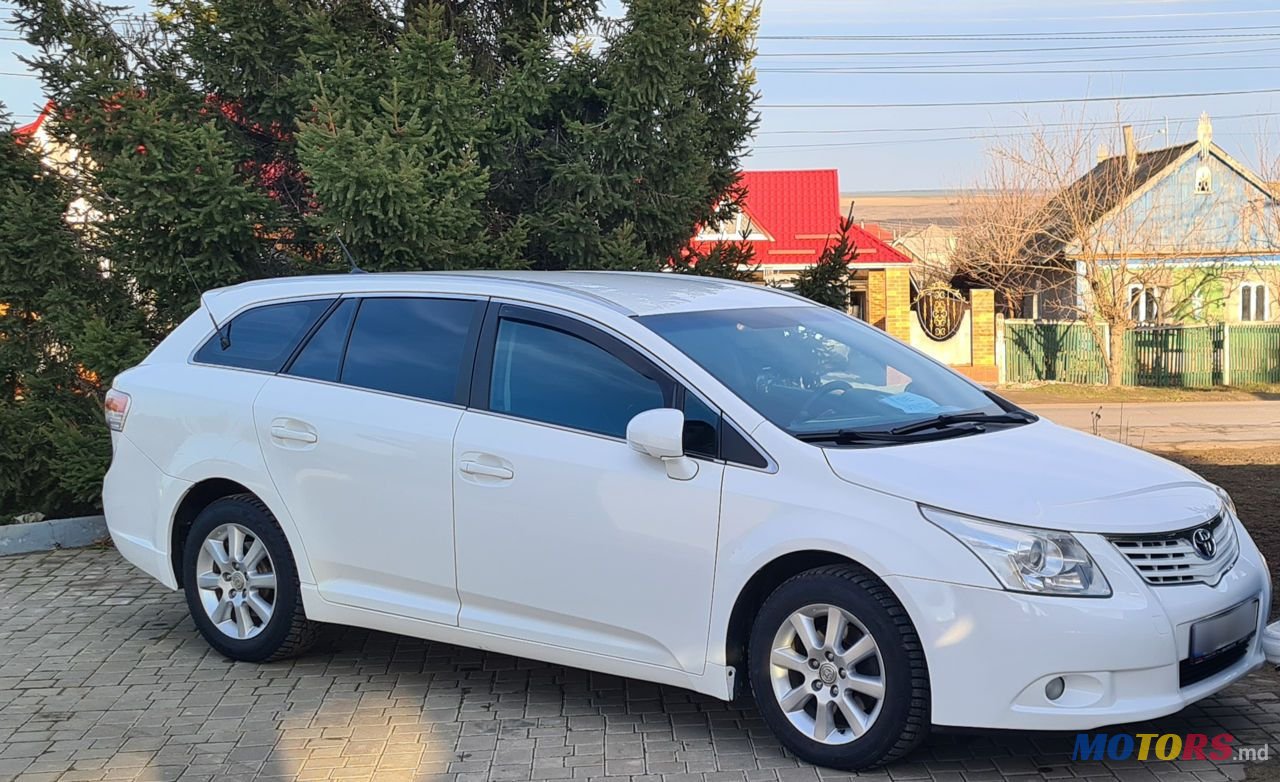 2011' Toyota Avensis photo #5