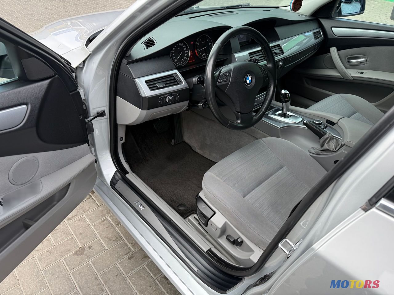 2008' BMW 5 Series photo #6