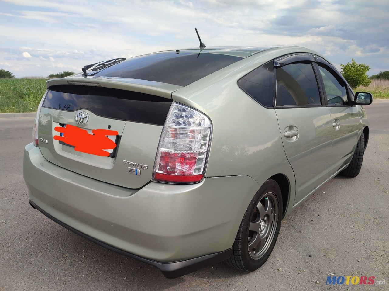 2008' Toyota Prius photo #3