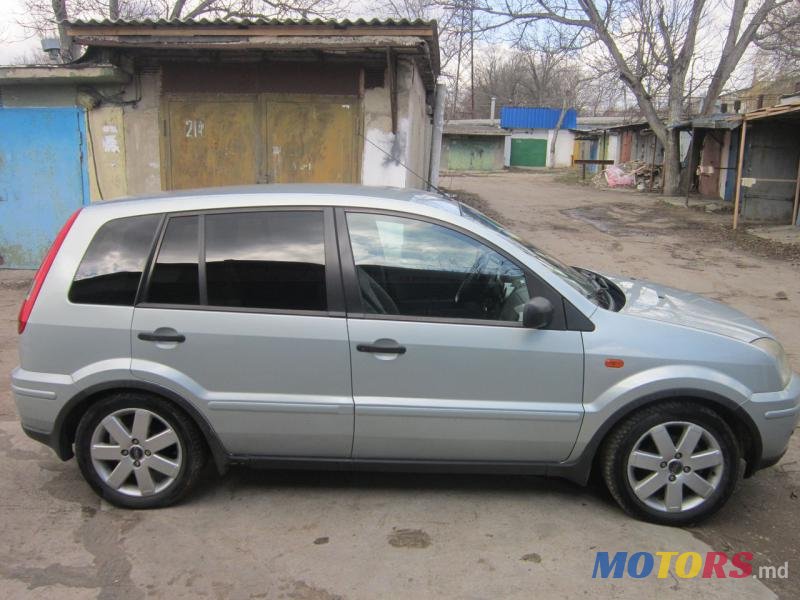 2003' Ford Fusion photo #2