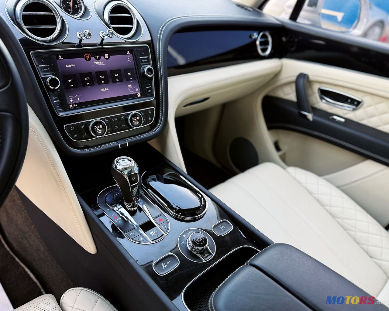 2019' Bentley Bentayga photo #6