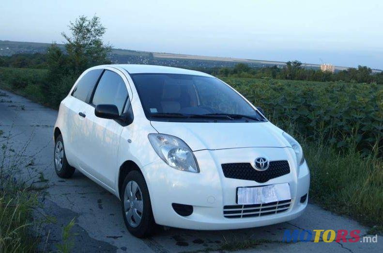 2007' Toyota Yaris photo #1