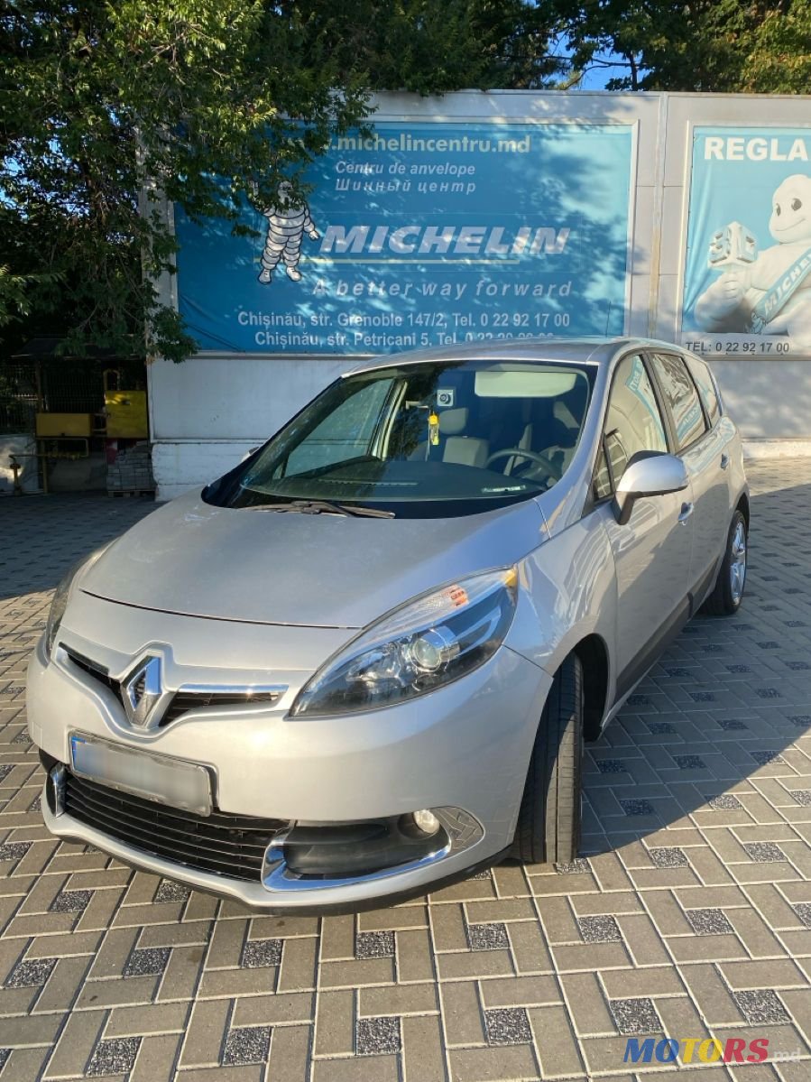 2012' Renault Grand Scenic photo #4