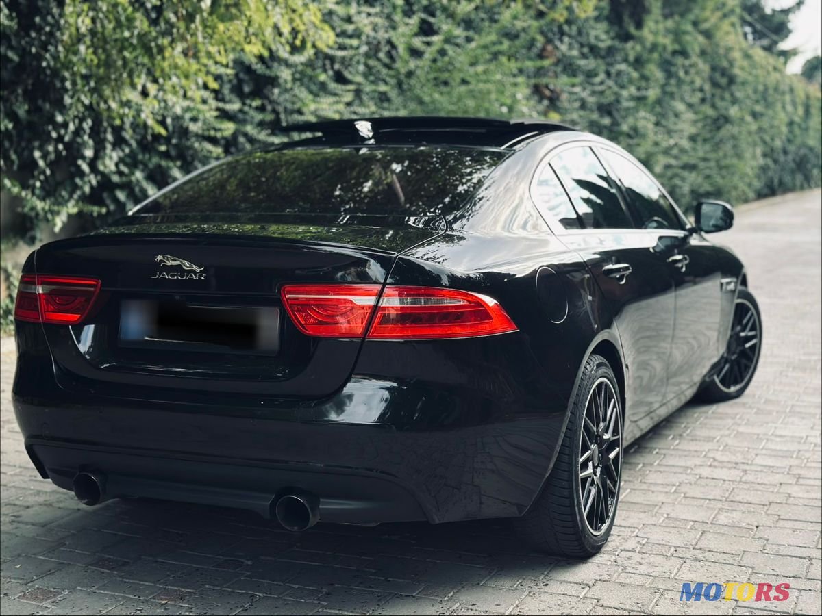 2017' Jaguar XE photo #2