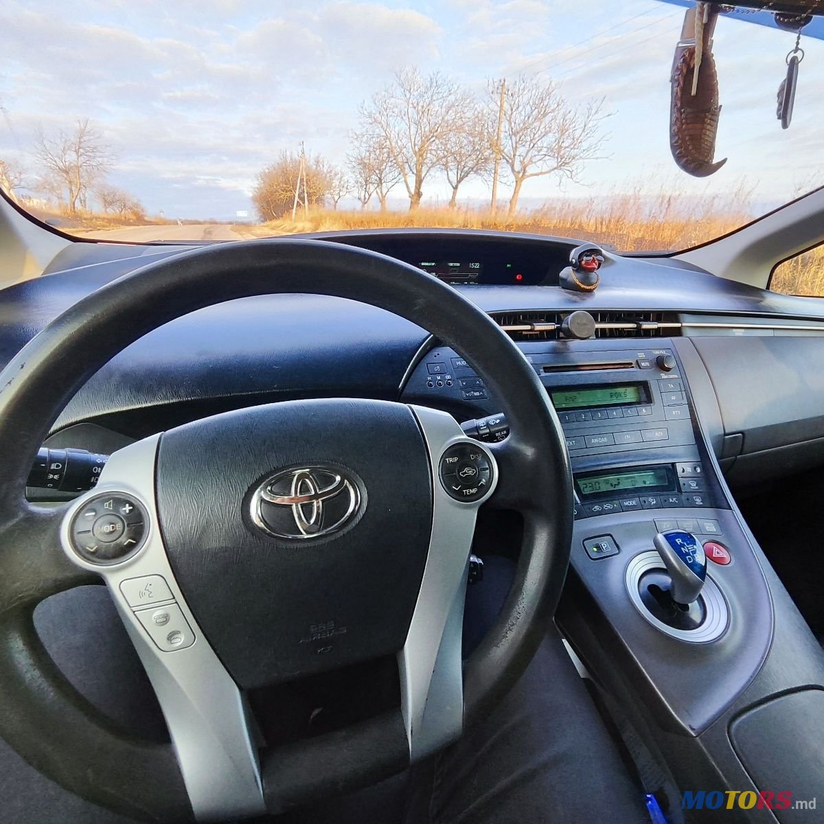 2011' Toyota Prius photo #4