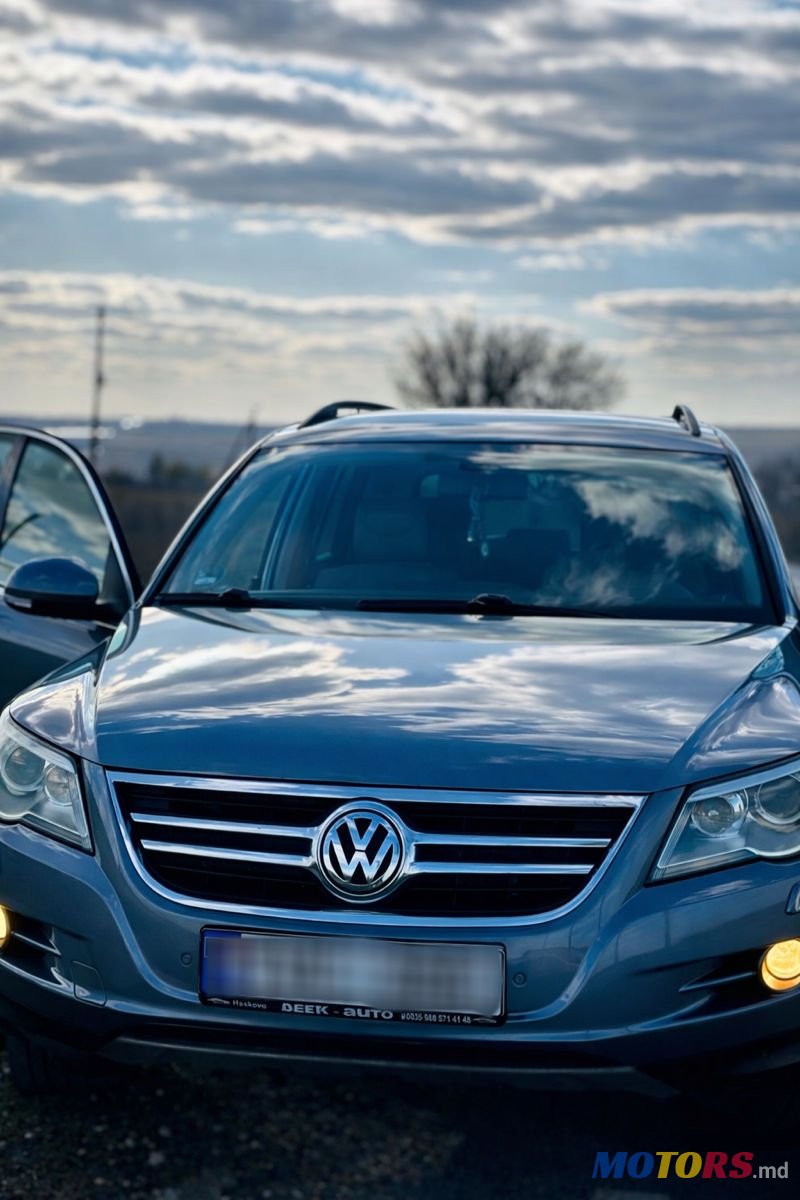 2009' Volkswagen Tiguan photo #2