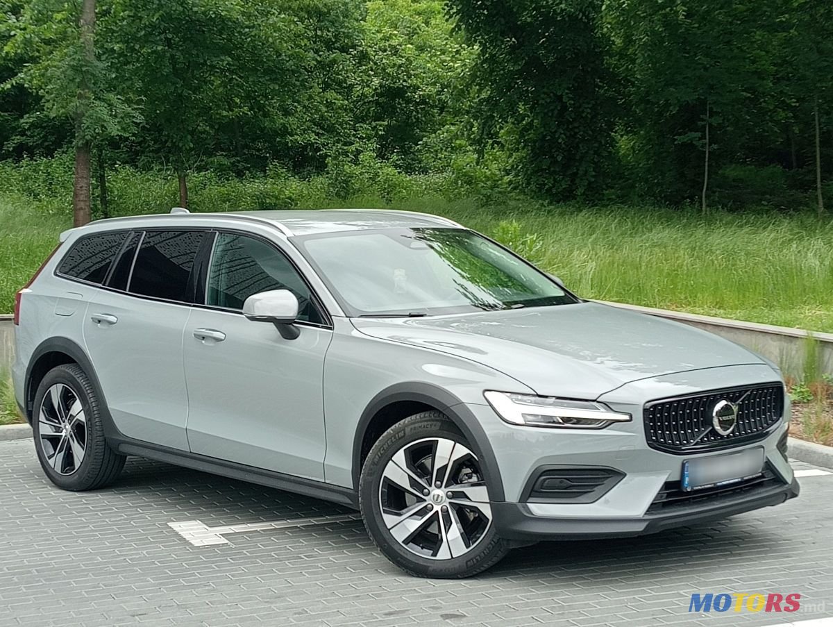 2024' Volvo V60 Cross Country photo #6