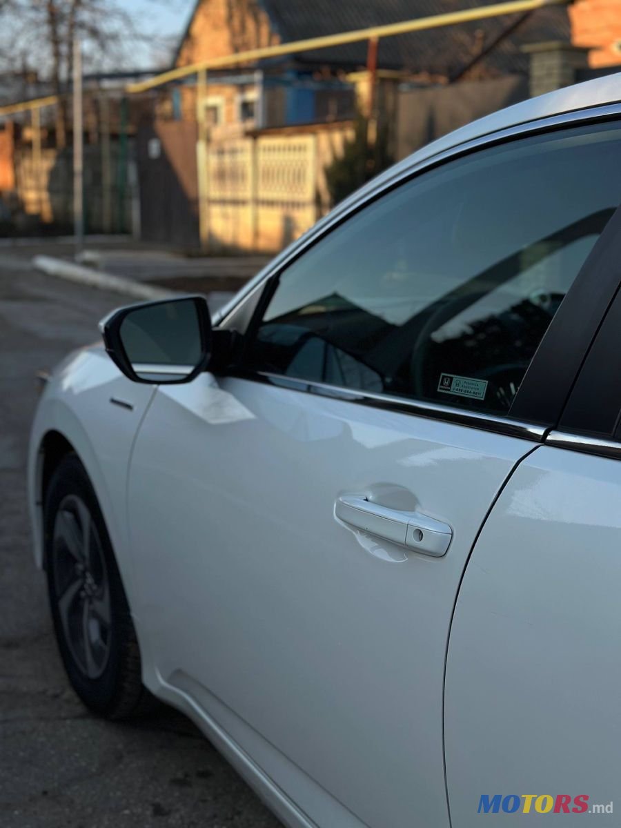 2019' Honda Insight photo #2