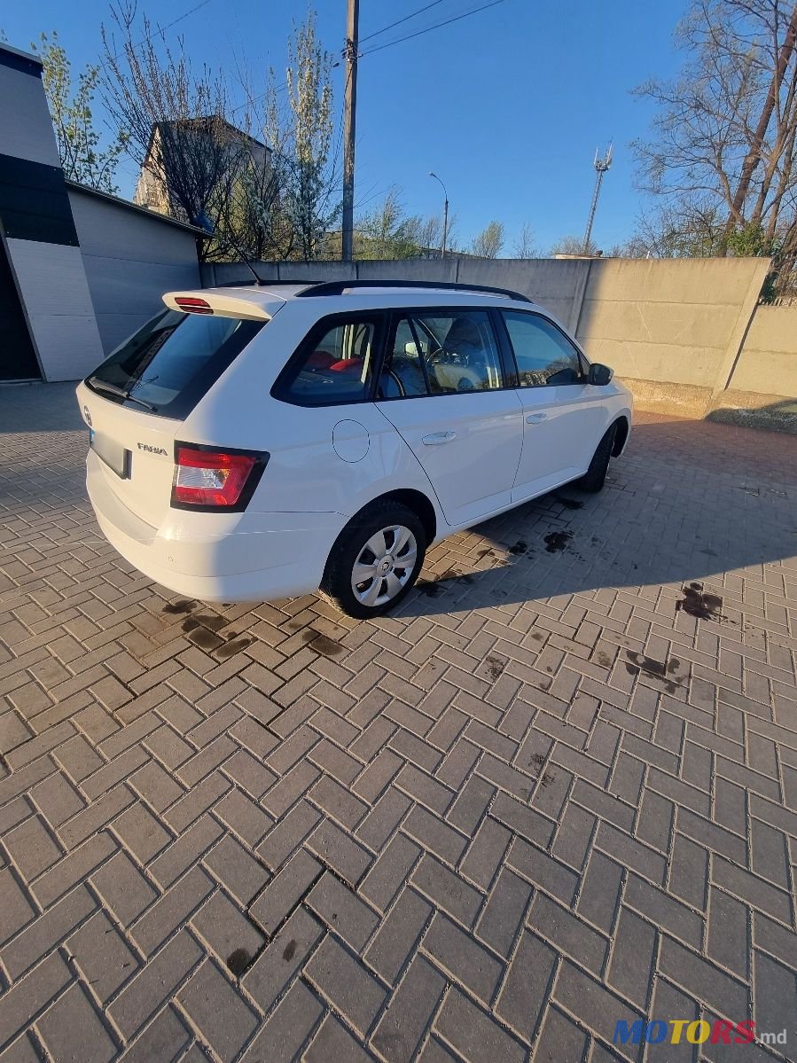 2015' Skoda Fabia photo #3