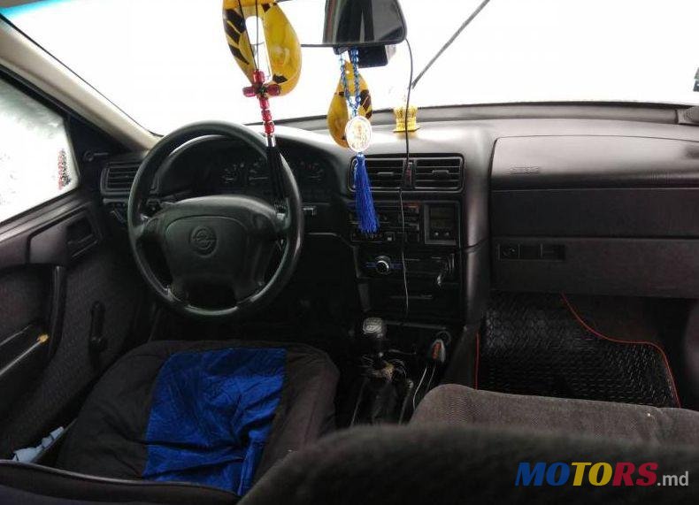 1995' Opel Vectra photo #1