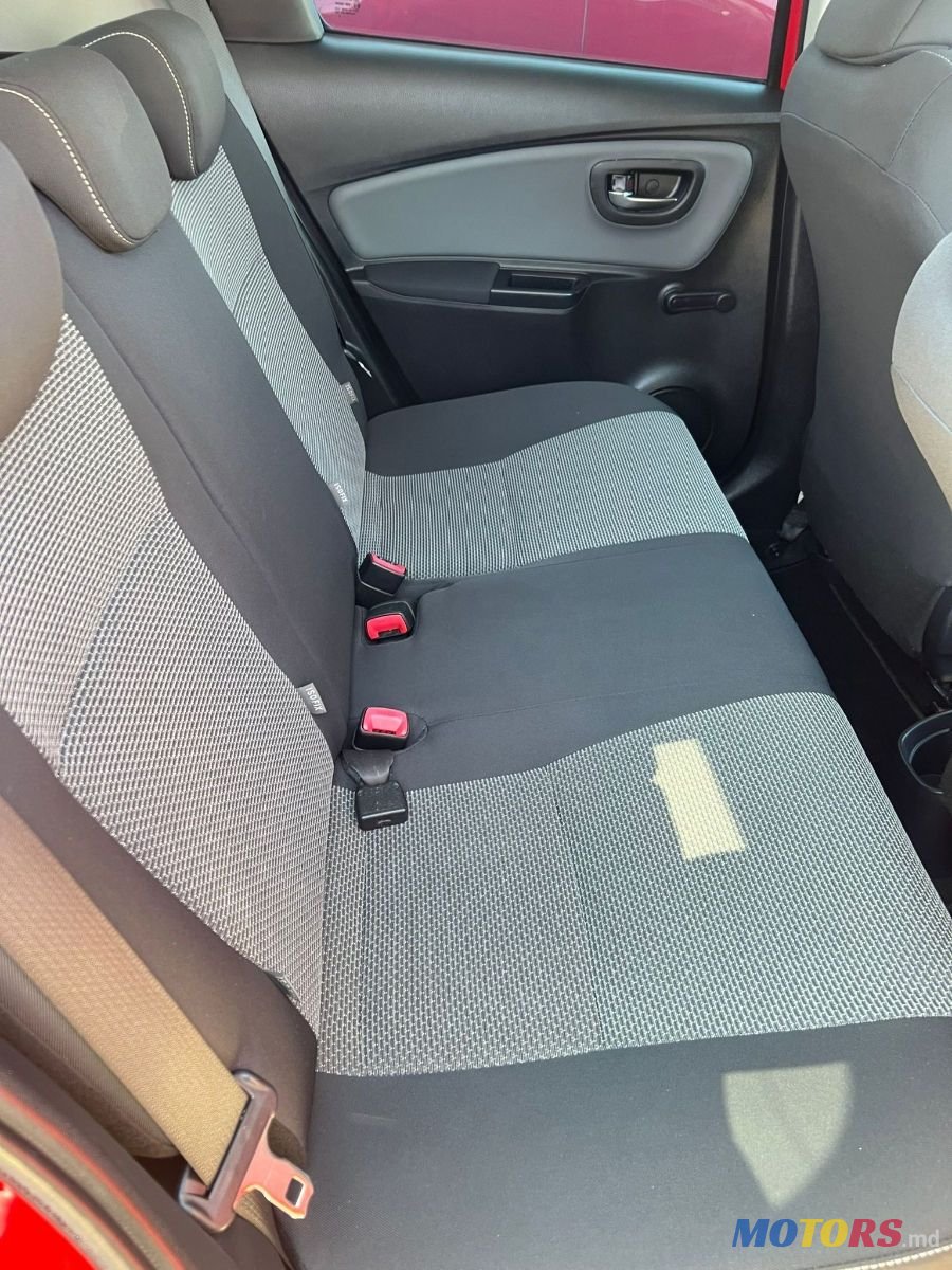 2015' Toyota Yaris photo #5