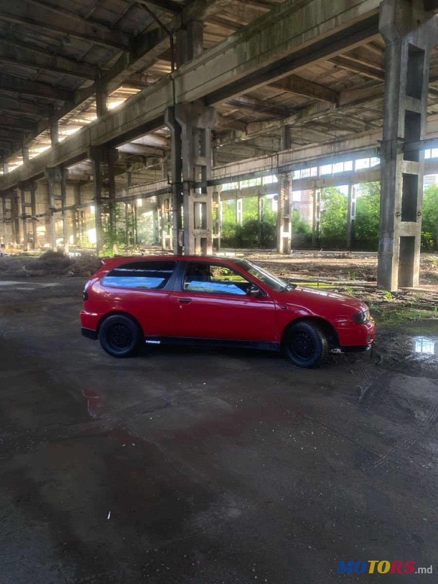 2000' Nissan Almera photo #2