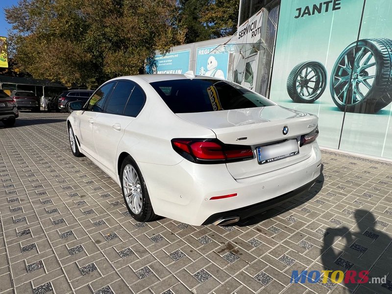 2020' BMW 5 Series photo #4