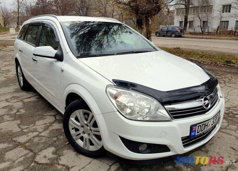 2008' Opel Astra photo #1